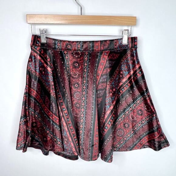 Hollister Velvet Mini Skirt Large - Picture 1 of 8